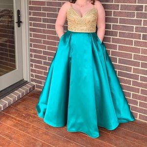 Emerald Green Prom Dress